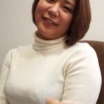 日焼け跡がスケベすぎる人妻に中出し、ハメ撮り、好き放題！